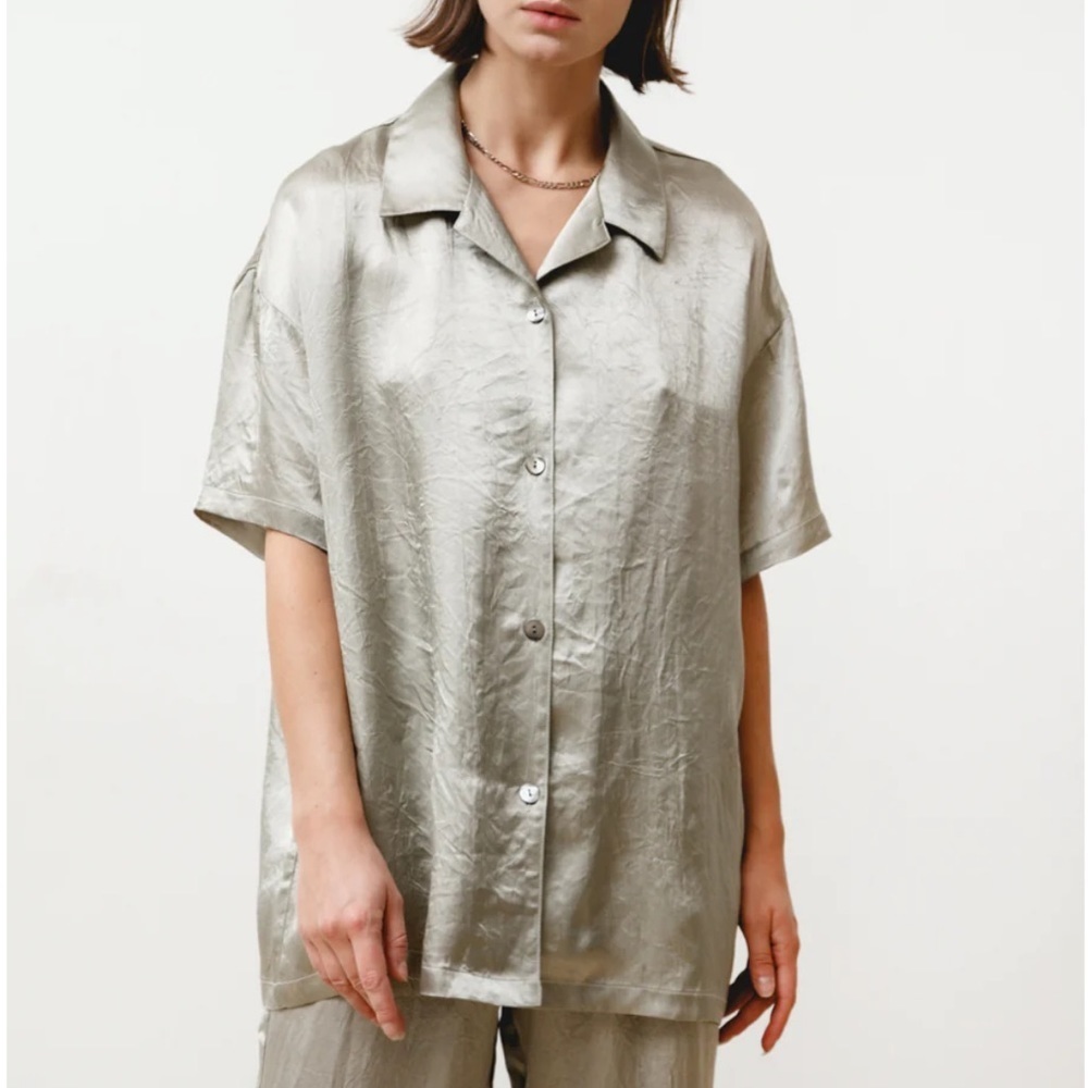 PRIORY Edition Shirt in Crushed Slinky Pistachio Size M/L​​​